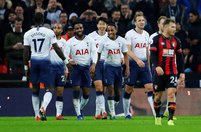 17岁273天，卡尔是拜仁队史德甲单场传射建功最年轻的球员