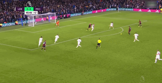 詹姆斯关键时刻稳住节奏