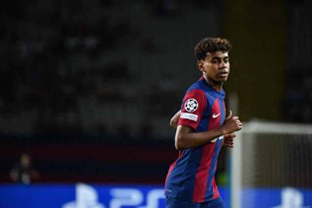 世体：克里斯滕森为续约拒绝中东天价合同，但巴萨未提供报价（世体：克里斯滕森为续约婉拒中东巨额邀约，巴萨至今未开价）