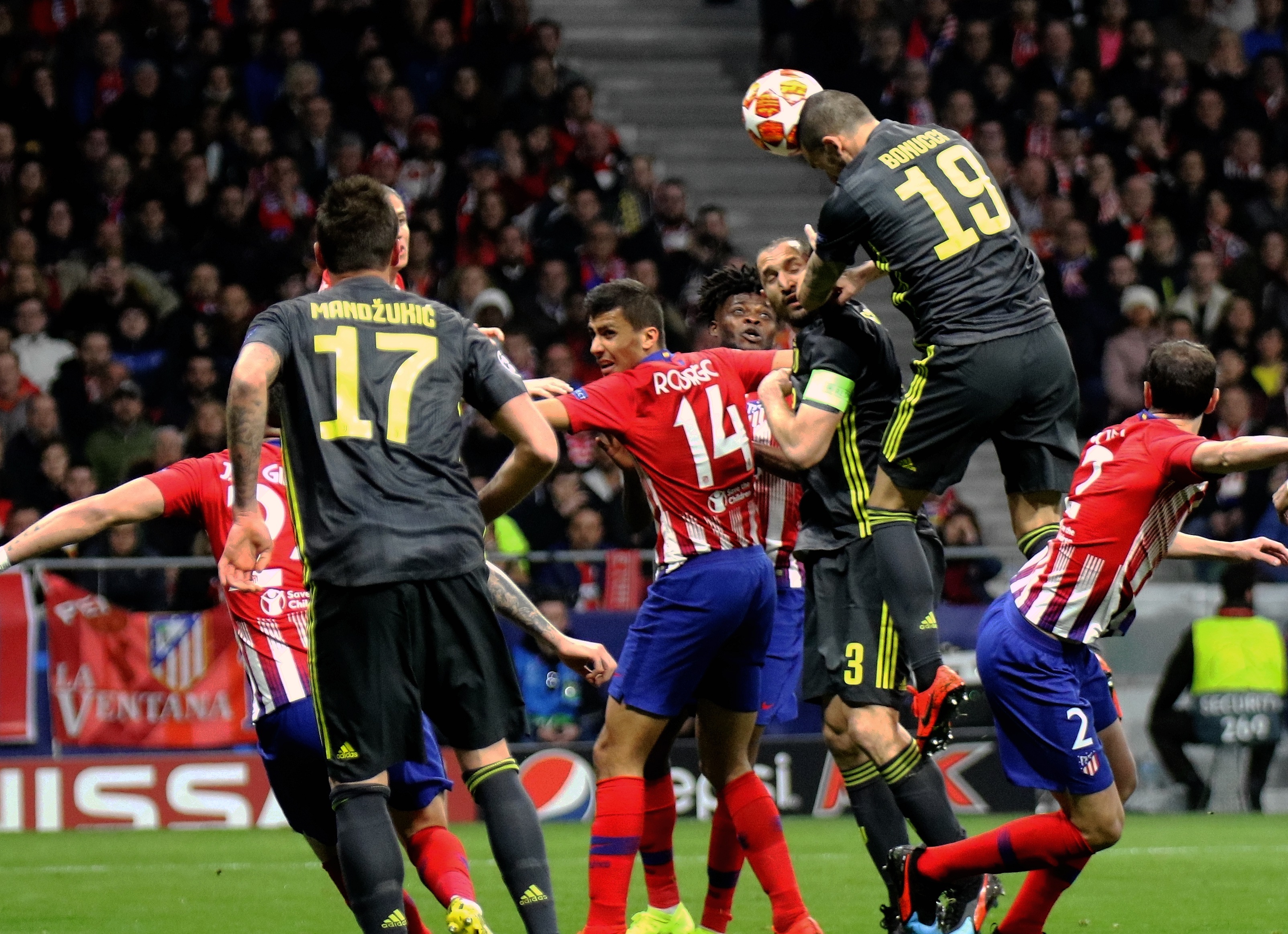 记者：海港今日上午启程前往泰国；本轮亚冠并非没有拿分机会